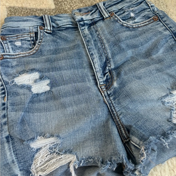 AMERICAN EAGLE | High Rise Jean Shorts - Picture 2 of 5